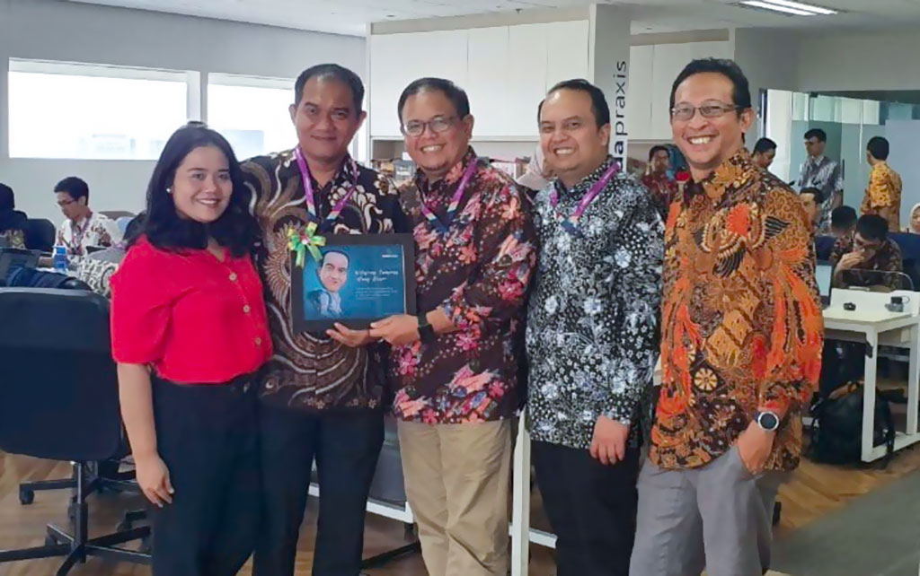 Welcoming “Kang Dage”